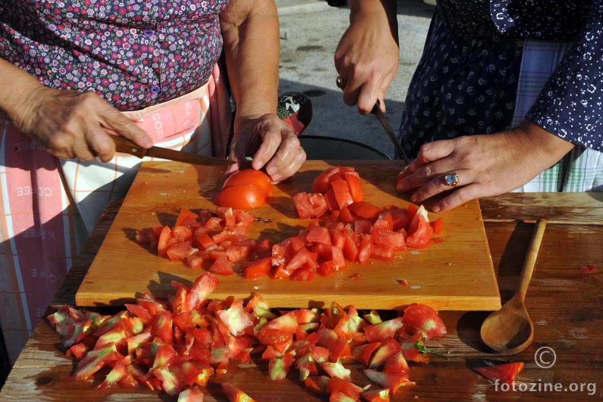 priprema pomidora za šalšu