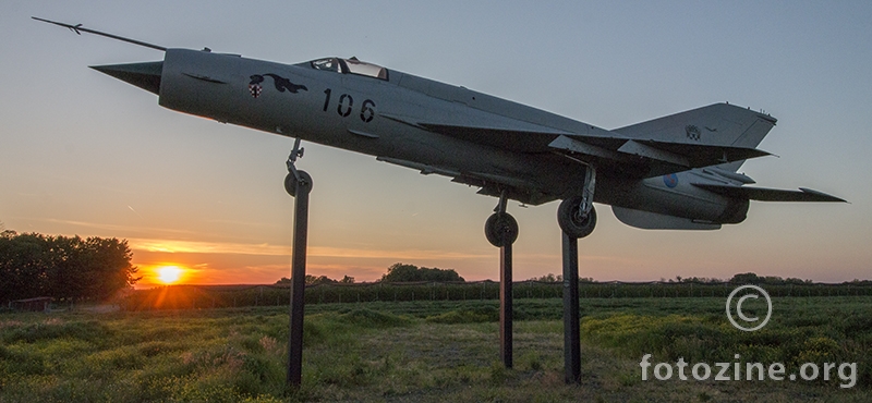 Prosli su dani ponosa i slave, MiG 21