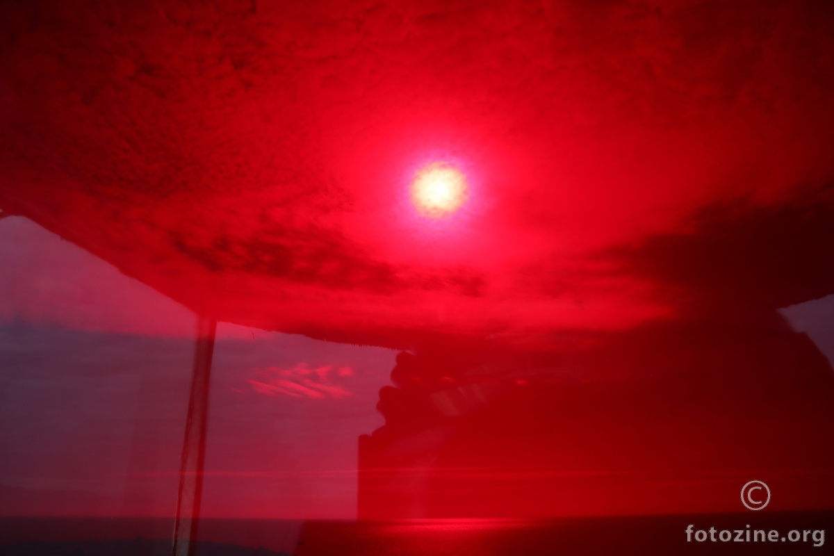 crveno svjetlo svjetionika