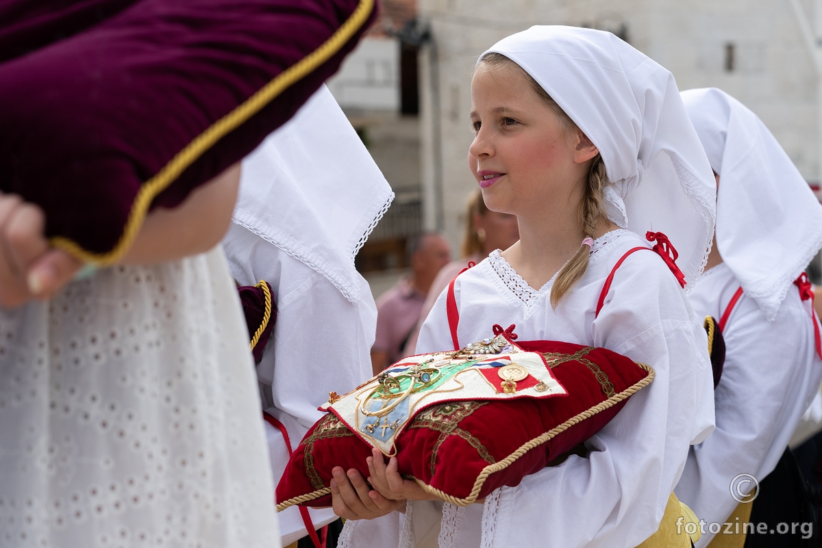 Mala pratnja